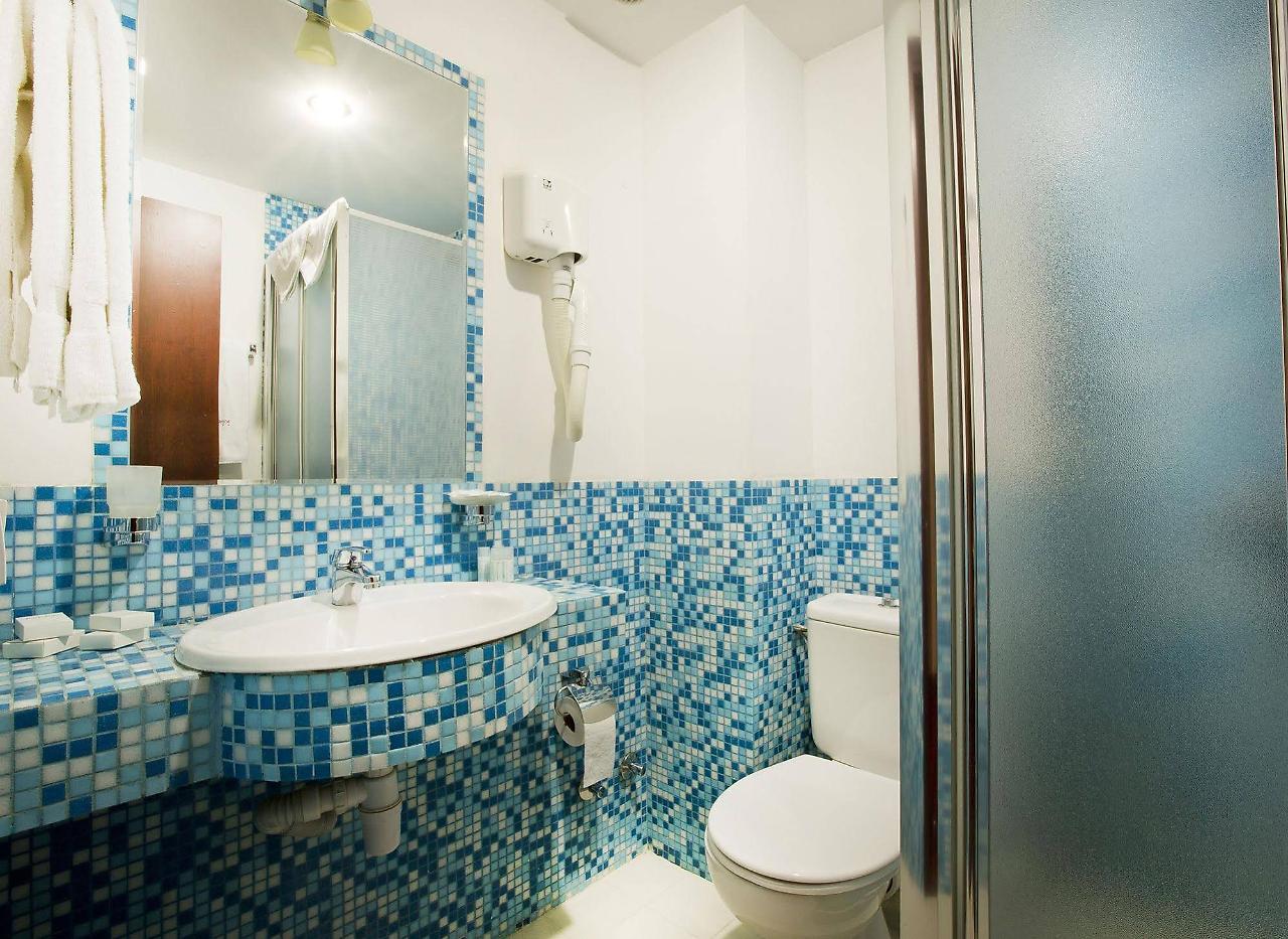 New Kopala Hotell Tbilisi Eksteriør bilde