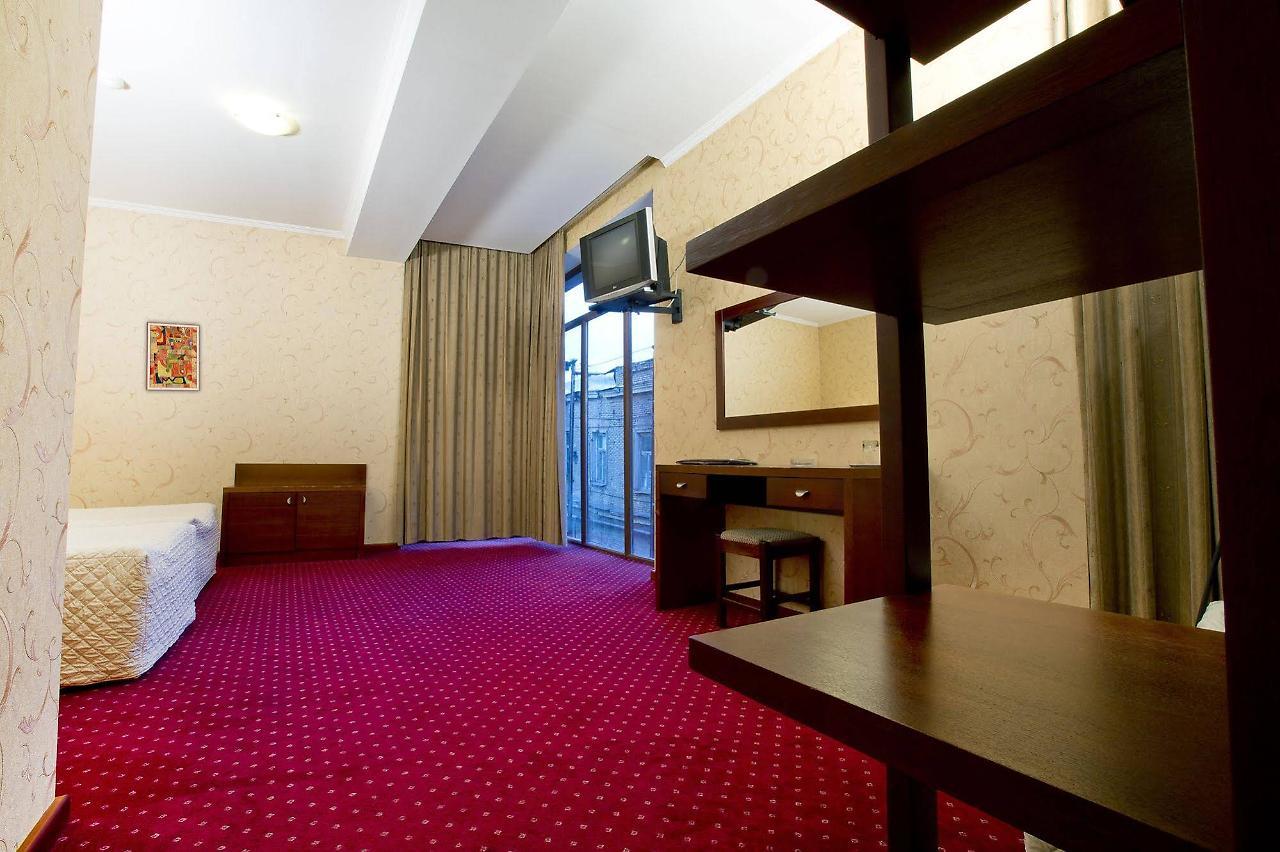 New Kopala Hotell Tbilisi Eksteriør bilde
