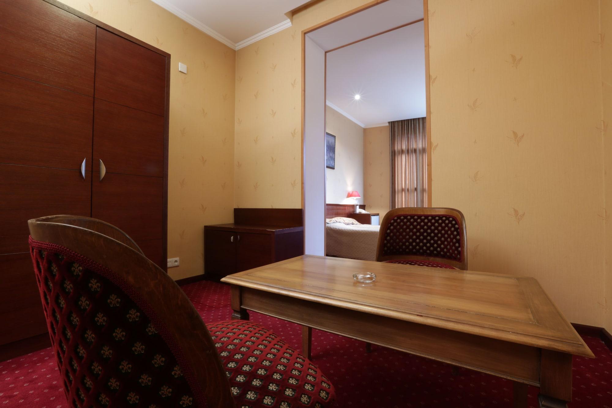 New Kopala Hotell Tbilisi Eksteriør bilde