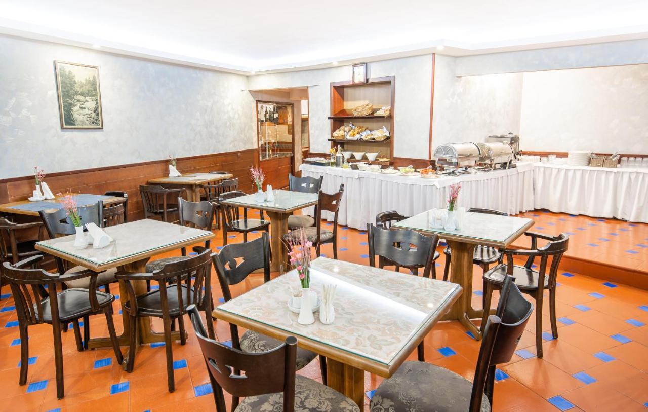 New Kopala Hotell Tbilisi Eksteriør bilde