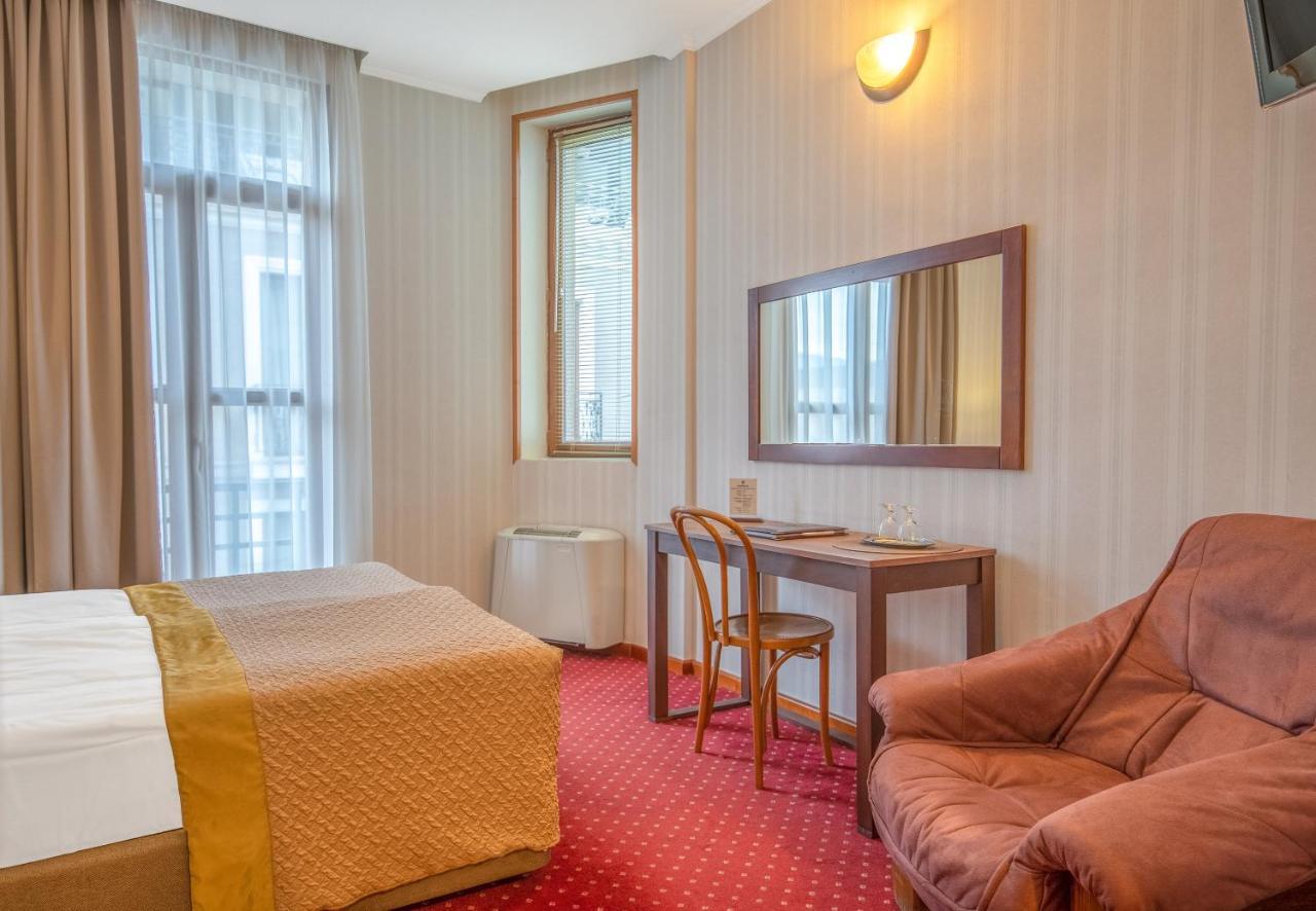 New Kopala Hotell Tbilisi Eksteriør bilde
