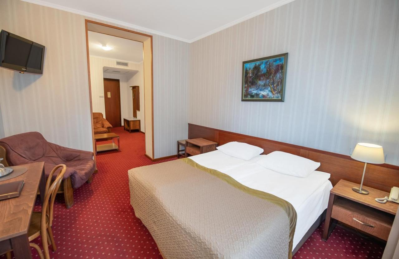 New Kopala Hotell Tbilisi Eksteriør bilde