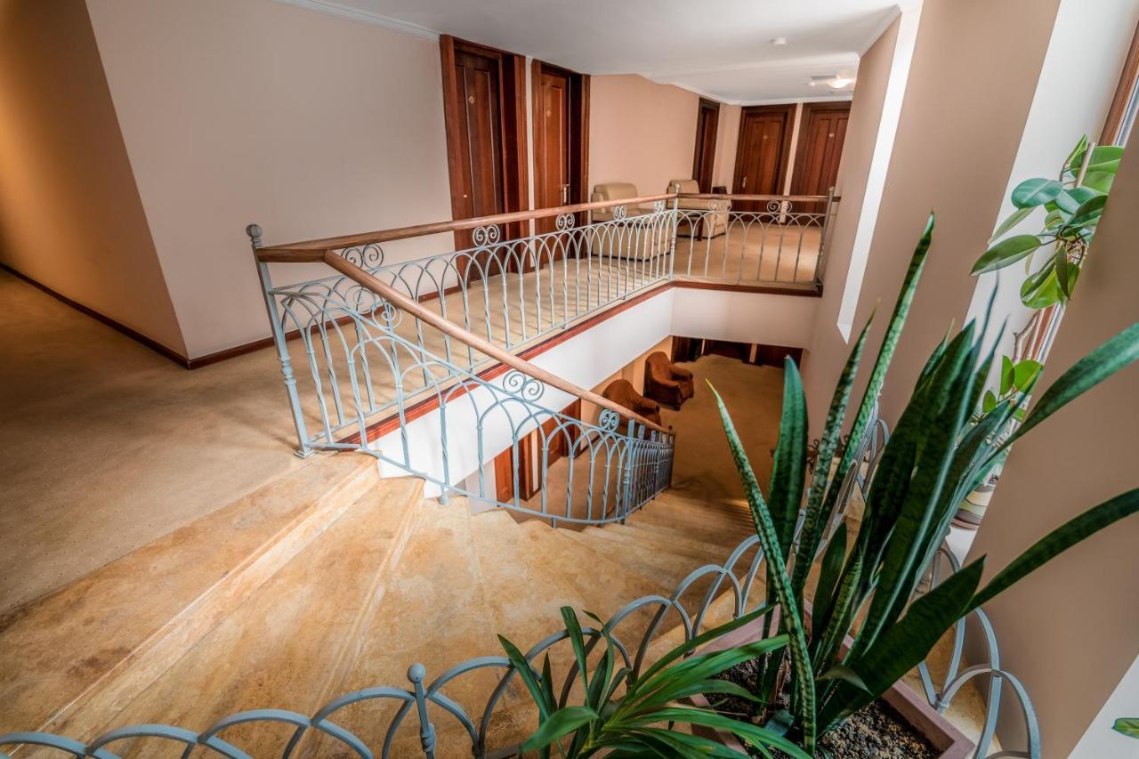 New Kopala Hotell Tbilisi Eksteriør bilde